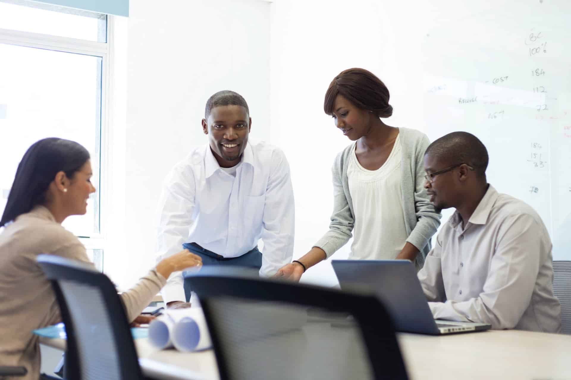 Neon lança programa para empreendedores negros