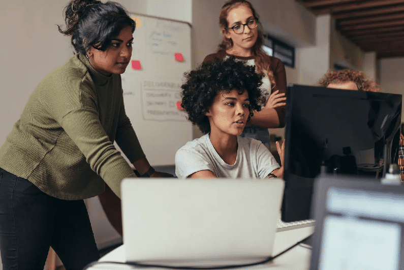 Women in Tech premia brasileiras que atuam em tecnologia