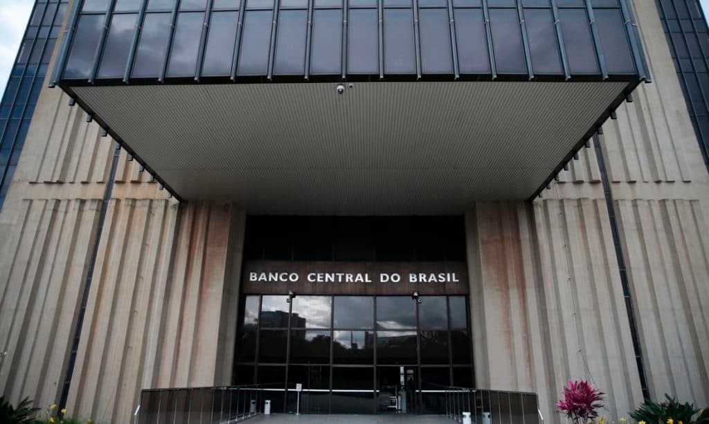 Banco Central regulamenta parcerias e terceirizações no âmbito do Pix