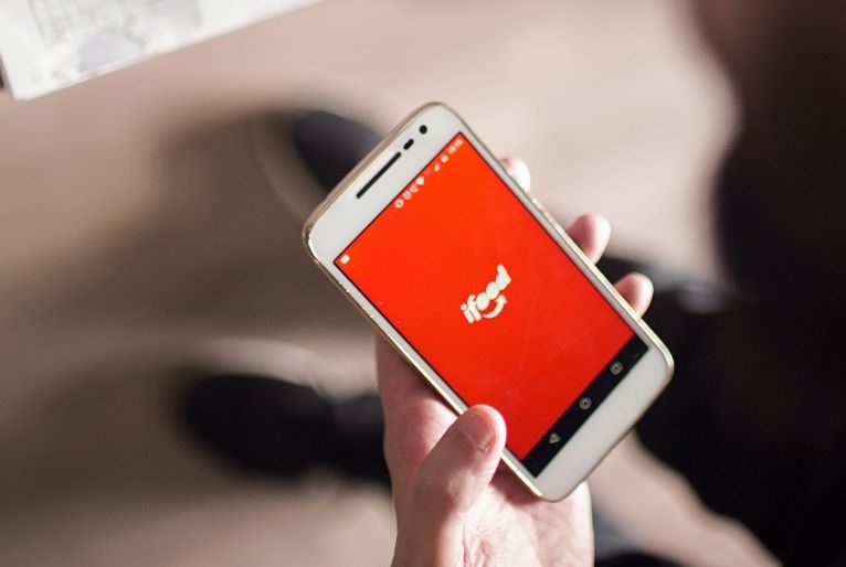 iFood e Microsoft lançam cursos rápidos via WhatsApp