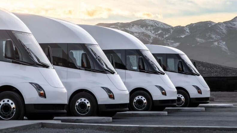 Tesla apresentou projeto de modelo compacto e novo caminhão