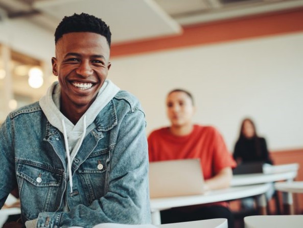 Startup de IA prepara pessoas para exame de conclusão do Ensino Médio
