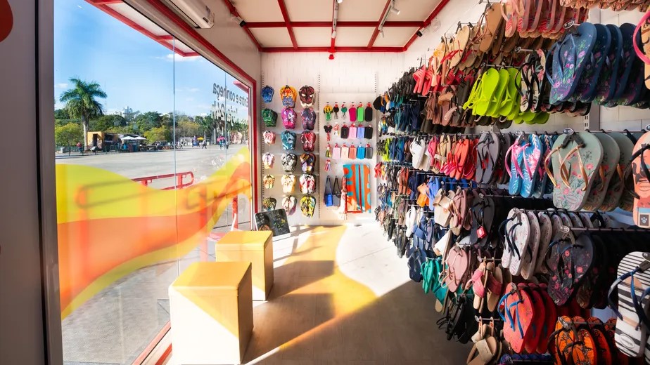 Havaianas inaugura primeira loja autônoma