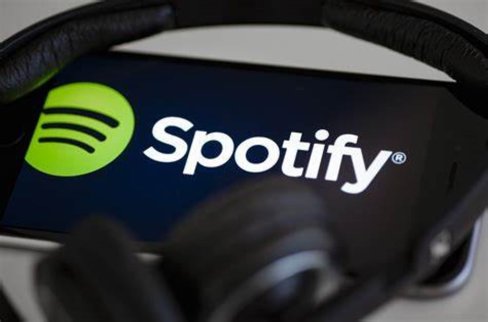 Spotify e Roku apresentam anúncios em vídeo para o aplicativo da marca na plataforma de streaming de TV