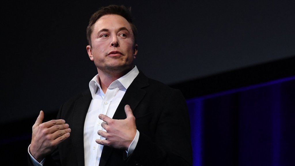 Empresas cortam anúncios do X após comentário de Elon Musk