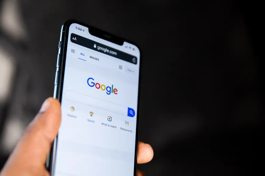 Google lança no Brasil ferramenta de respostas geradas por IA