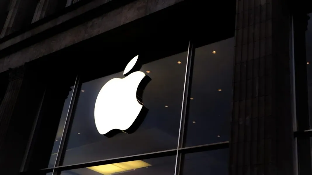 Apple negocia acordos de IA com editoras de notícias