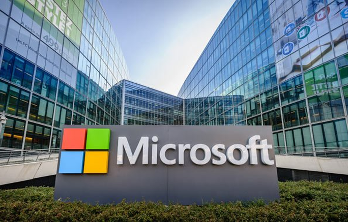Microsoft faz parceria com startup de IA para expandir negócios