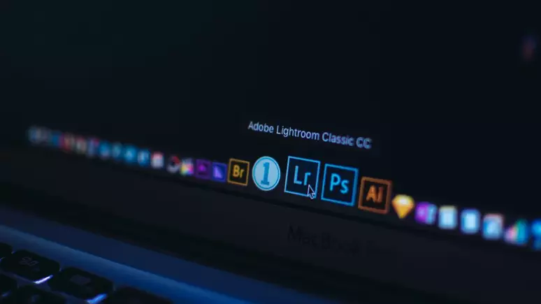 Adobe recebe críticas de usuários e muda novos termos de serviços