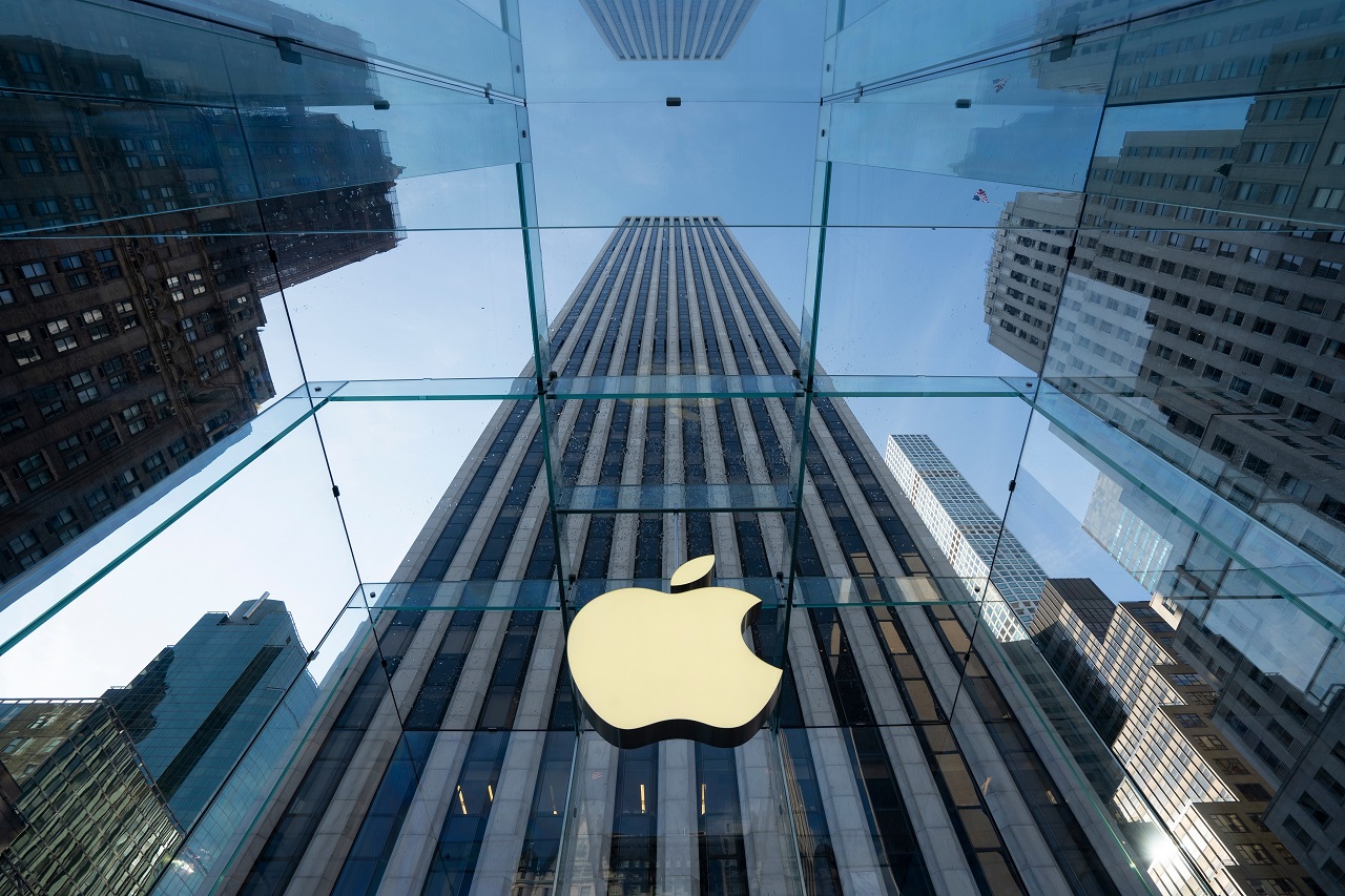 Apple é a primeira bigtech a receber sanção com base na Lei de Mercados Digitais da União Europeia