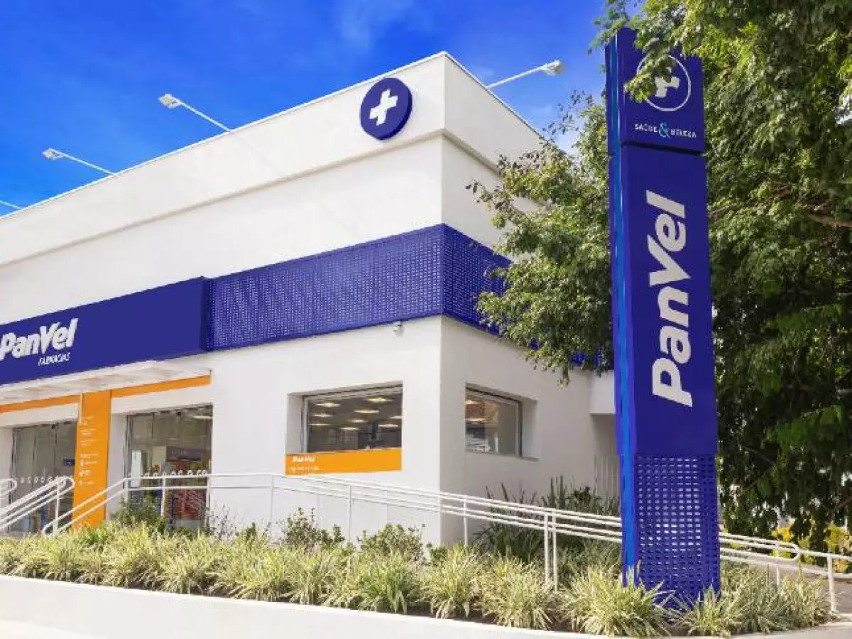 Panvel lança primeiro serviço de orientação farmacêutica com inteligência artificial do país